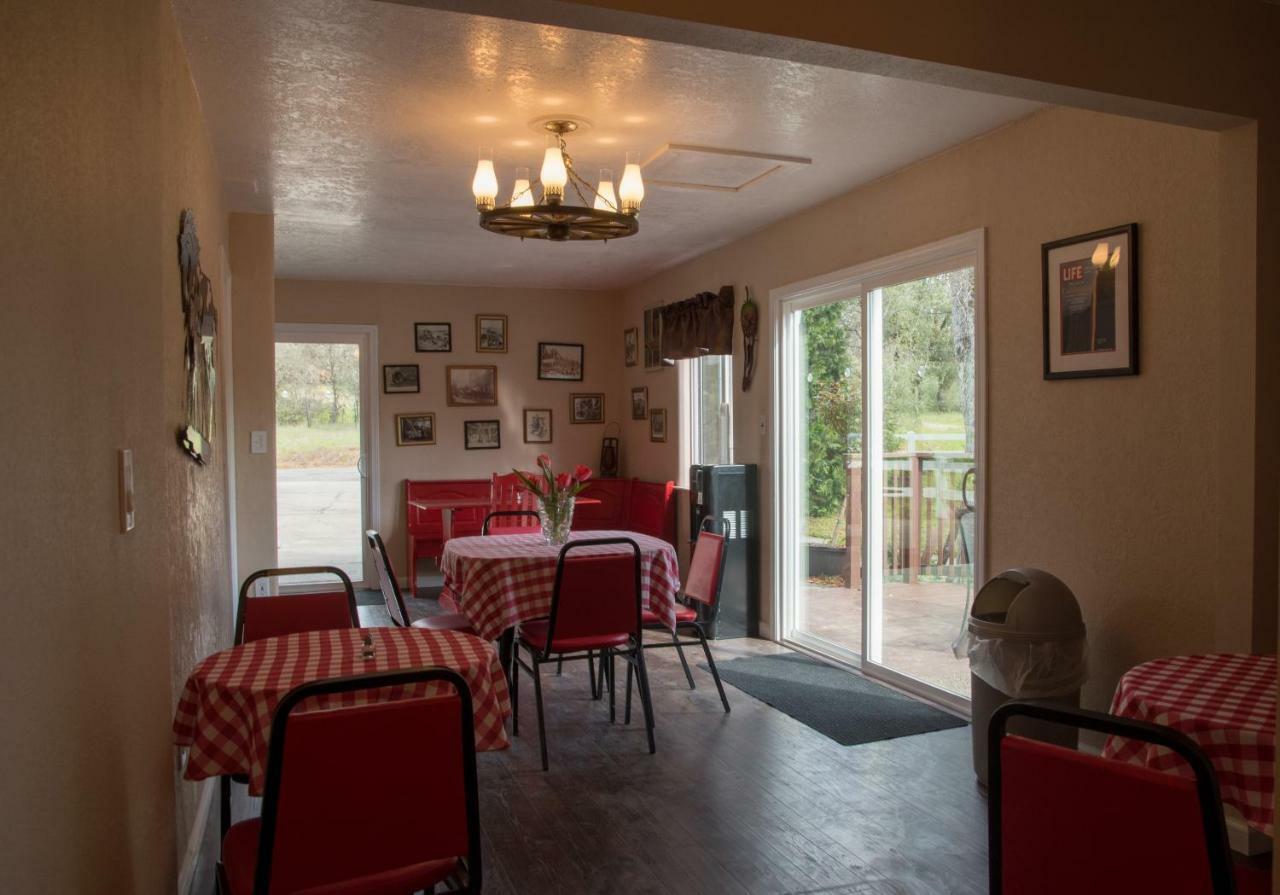 Inn Little Valley